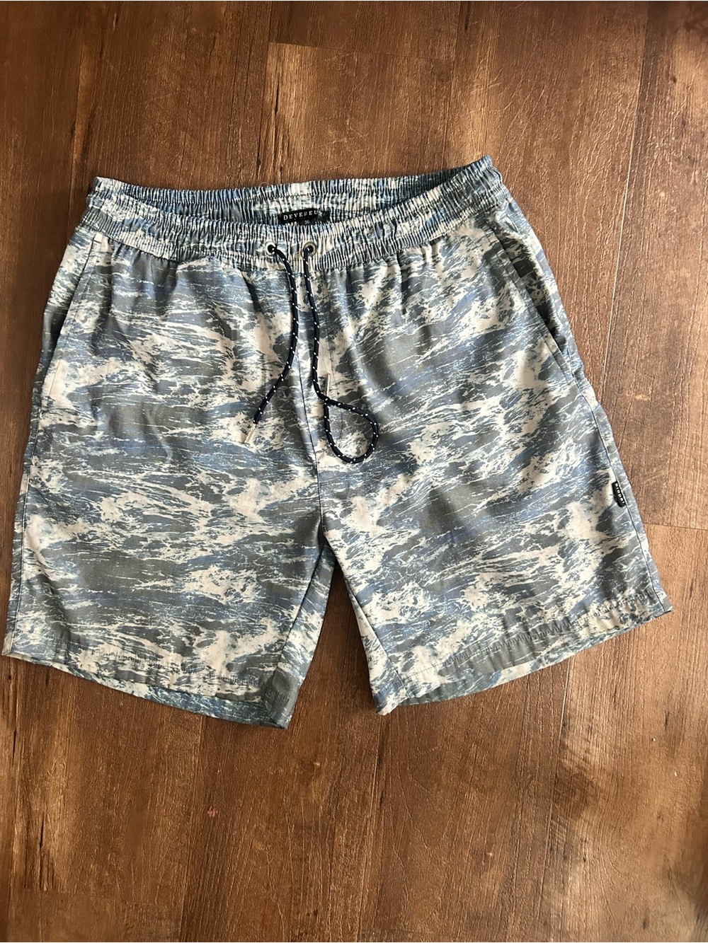 Devereux Men’s Swim Trunks by Proper Threads Ocean Wave Print Size 36